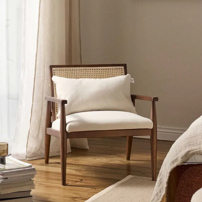 Rattan Lounge Chair Dark Brown Details Rattan-Lounge-Chair-Dark-Brown-Details.webp